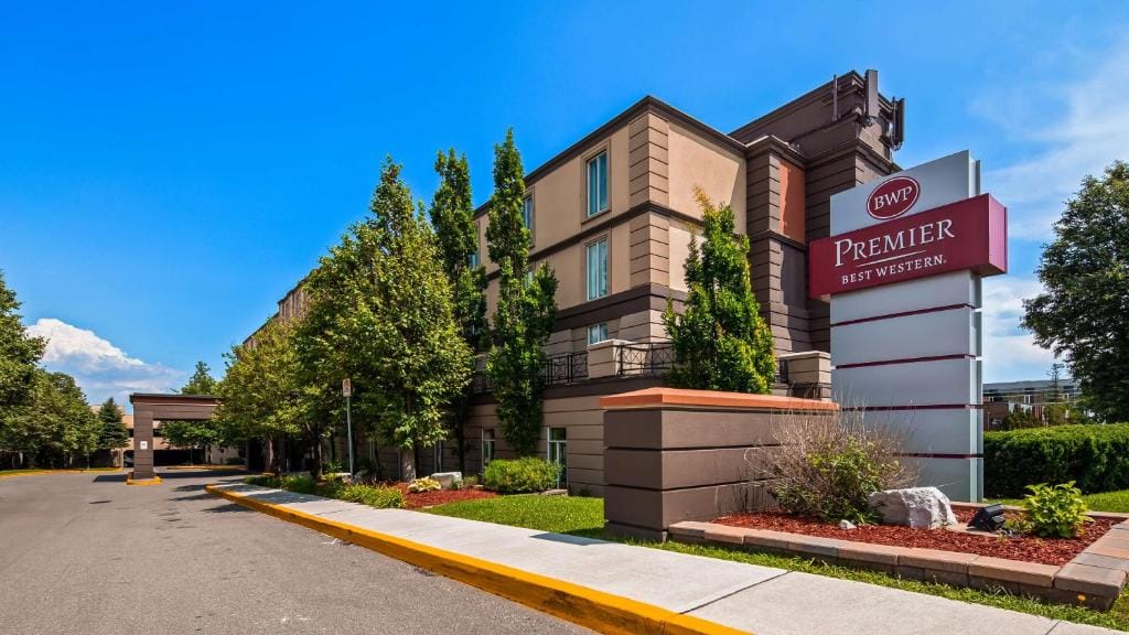 Best Western Premier Toronto Airport Carlingview Hotel — 1