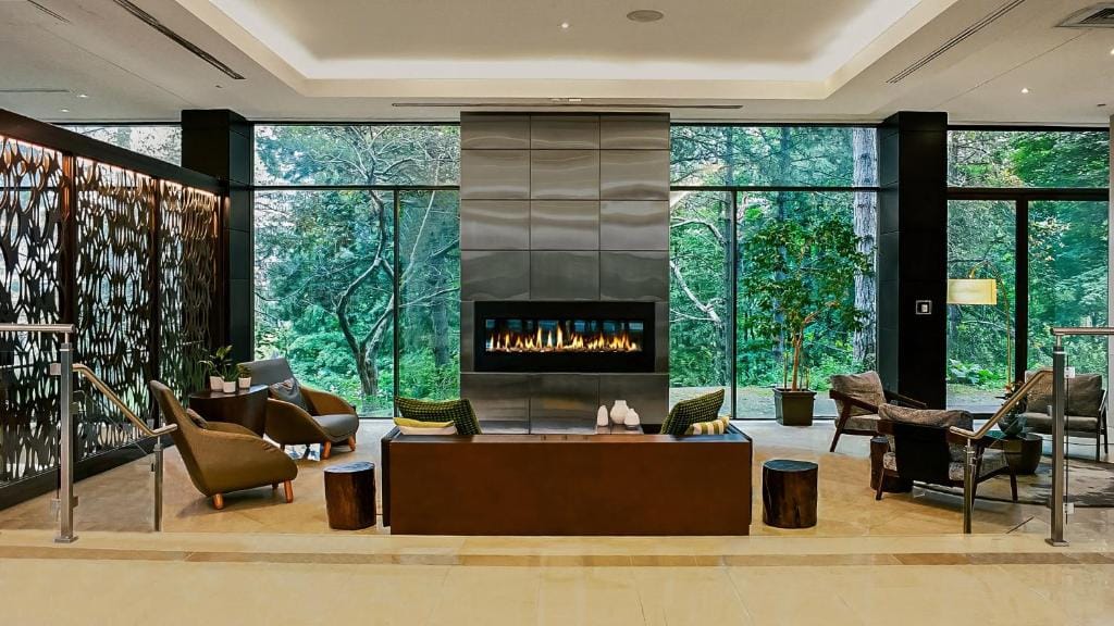 Crowne Plaza Toronto - North York by IHG — 1