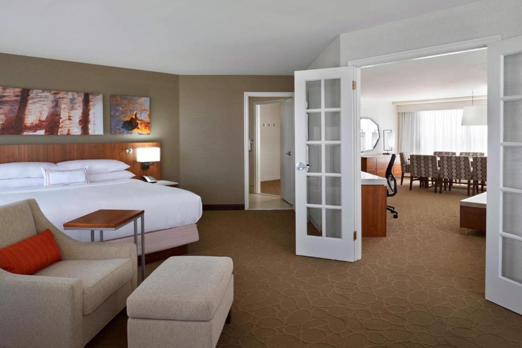 Delta Hotels by Marriott Toronto Airport & Conference Centre — 5