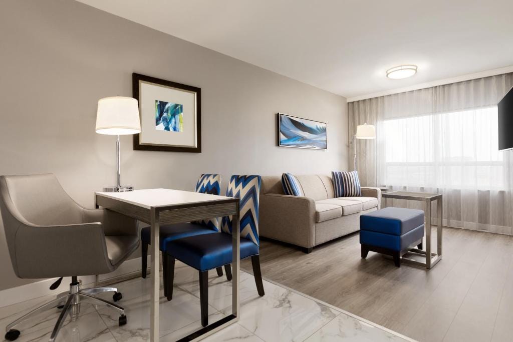 Embassy Suites By Hilton Toronto Airport — 2