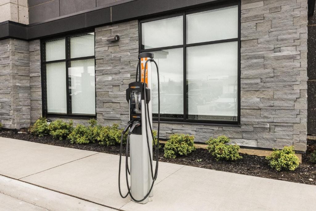 Holiday Inn Express & Suites Toronto Airport South by IHG — 3