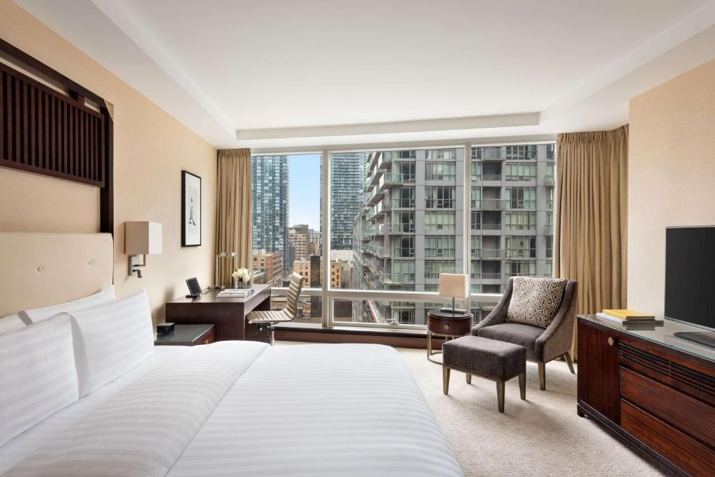 Shangri-La Toronto — 2