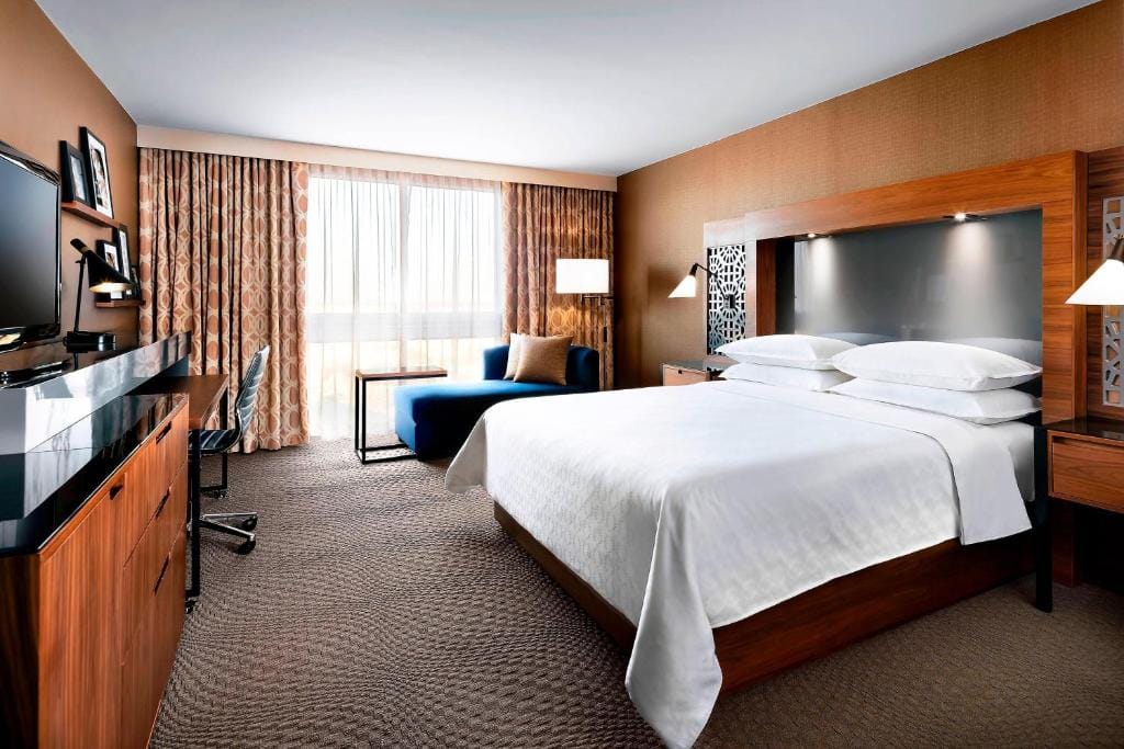 Sheraton Toronto Airport Hotel & Conference Centre — 1