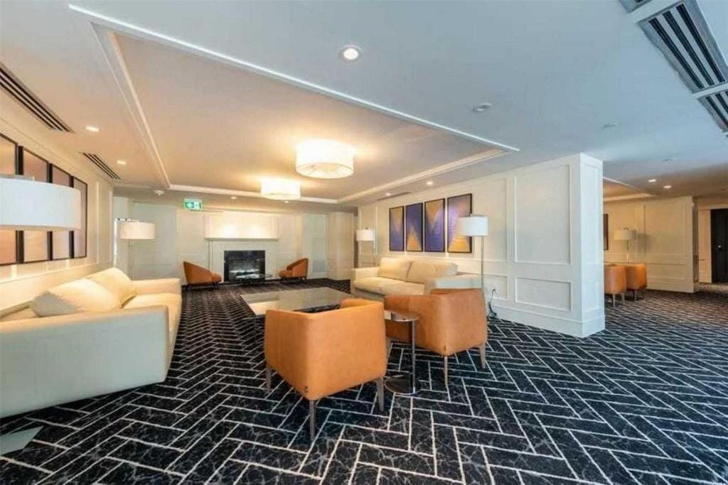 Stylish Downtown Toronto Residential Hotel — 5