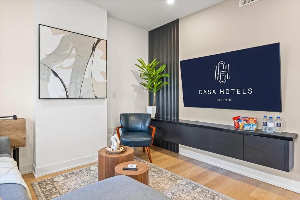 The McCaul by Casa Hotels - Premium DT Suite near FIFA 2026 — 2