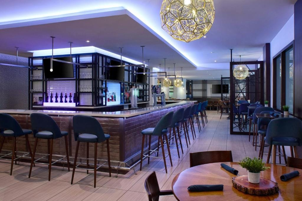 Toronto Airport Marriott Hotel — 1