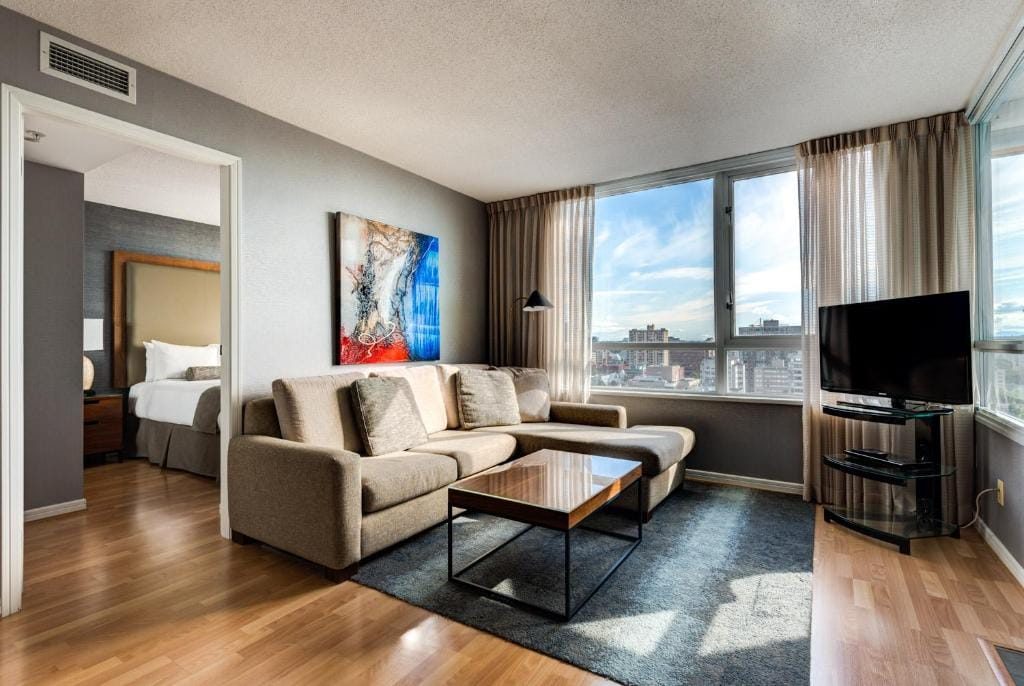 Carmana Hotel & Suites — 1