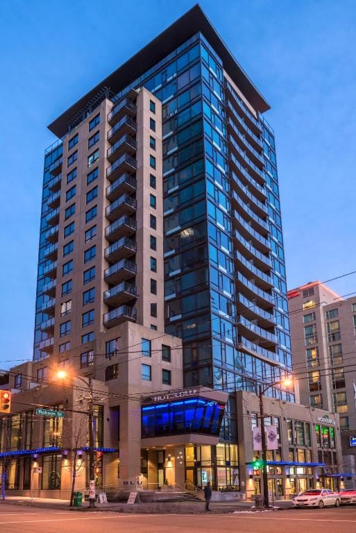 Hotel BLU — 5