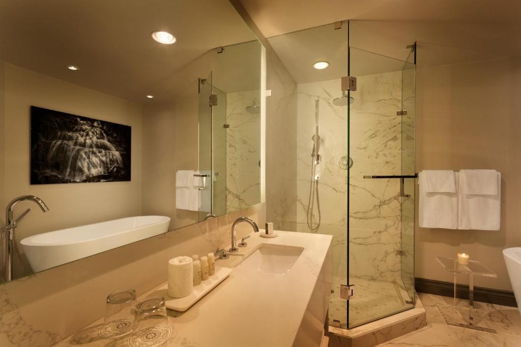 Hotel Le Soleil by Executive Hotels — 3