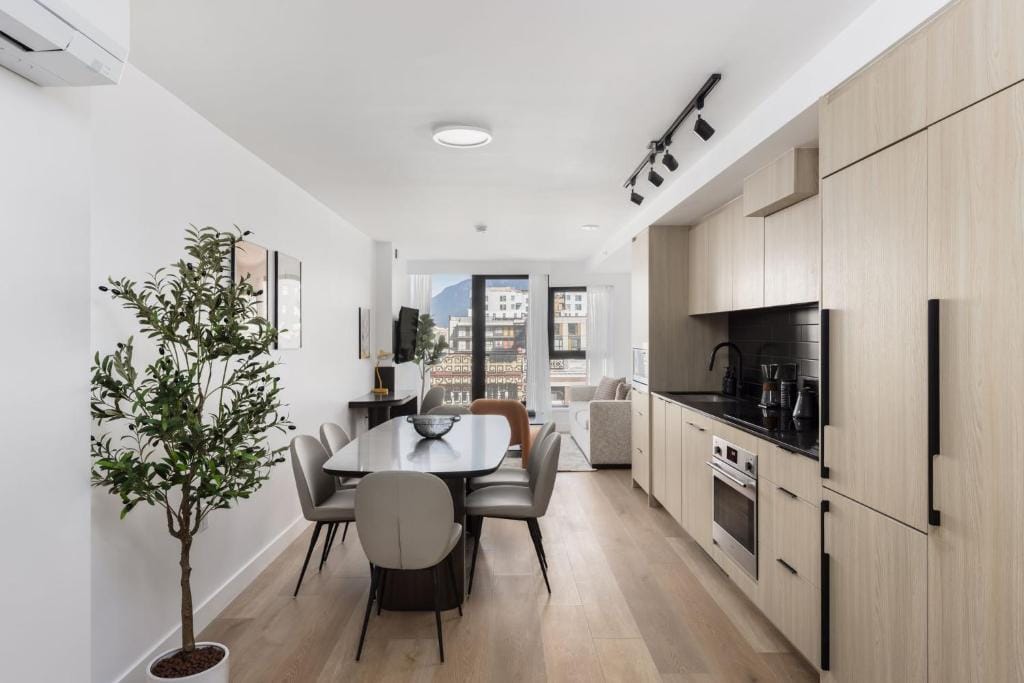 Keefer House — 4