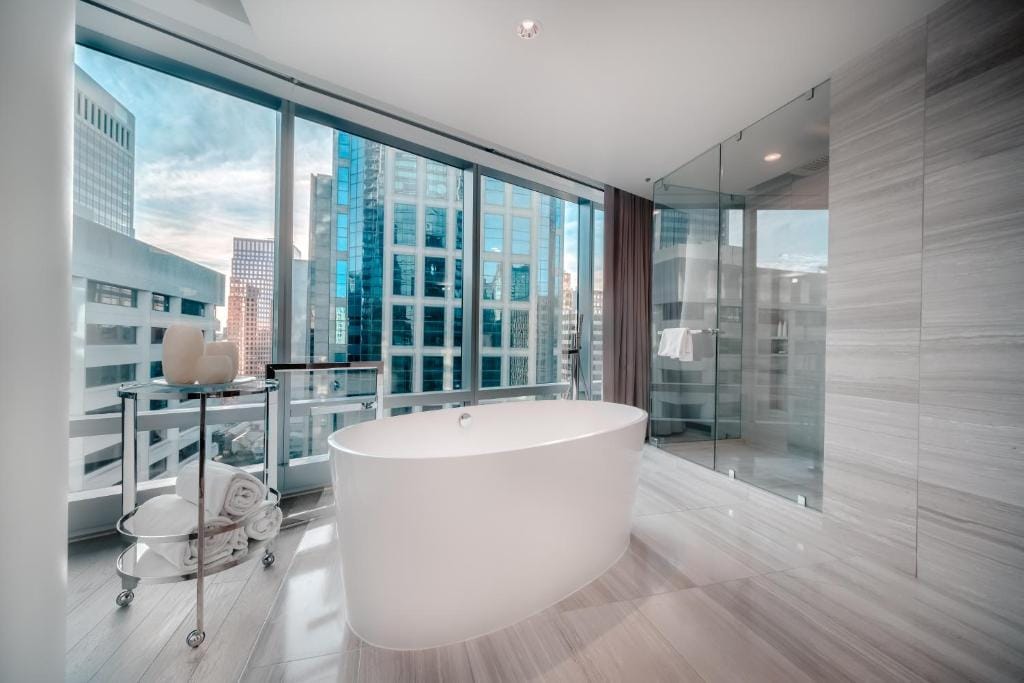 Paradox Vancouver — 3