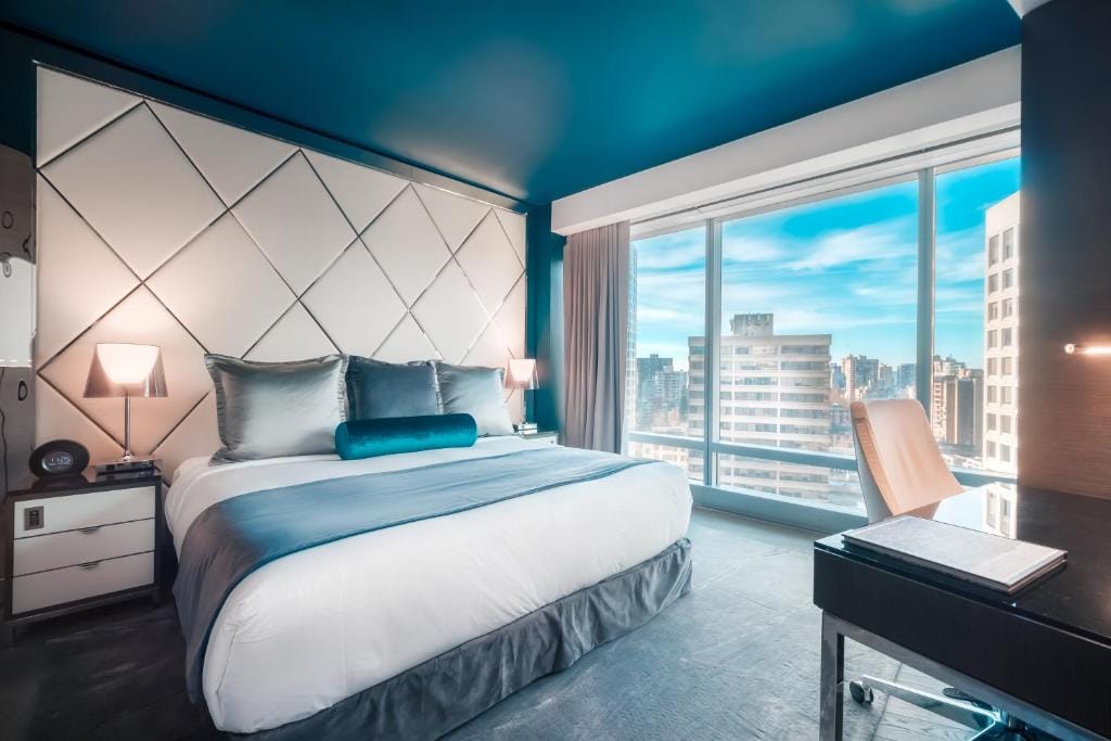 Paradox Vancouver — 5