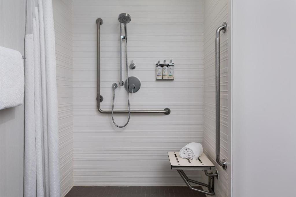 avid Hotel - Toronto - Vaughan Southwest by IHG — 3