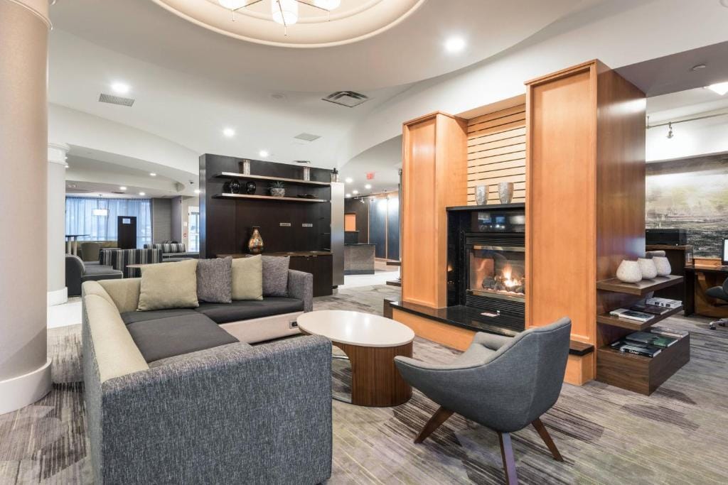 Courtyard by Marriott Toronto Vaughan — 1