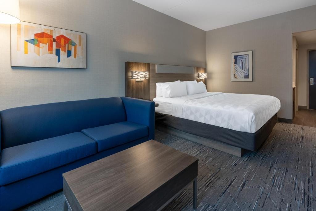 Holiday Inn Express & Suites Vaughan-Southwest by IHG — 2