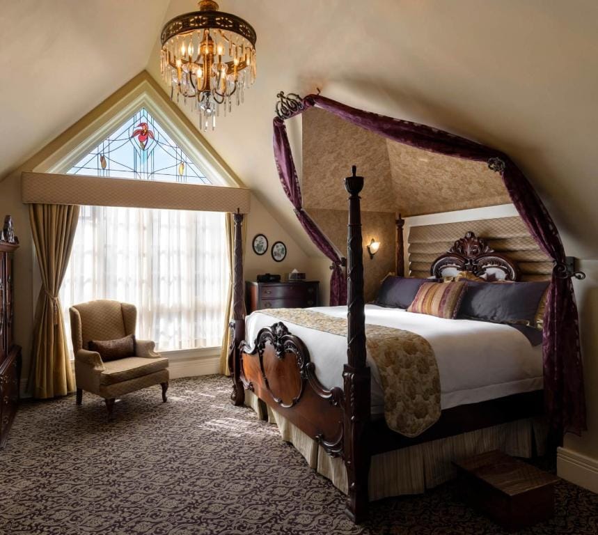 Abigail's Hotel — 2