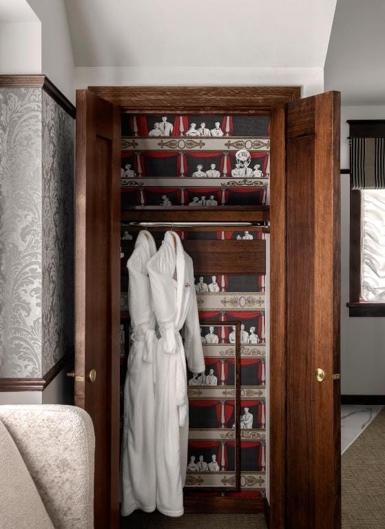 Abigail's Hotel — 3