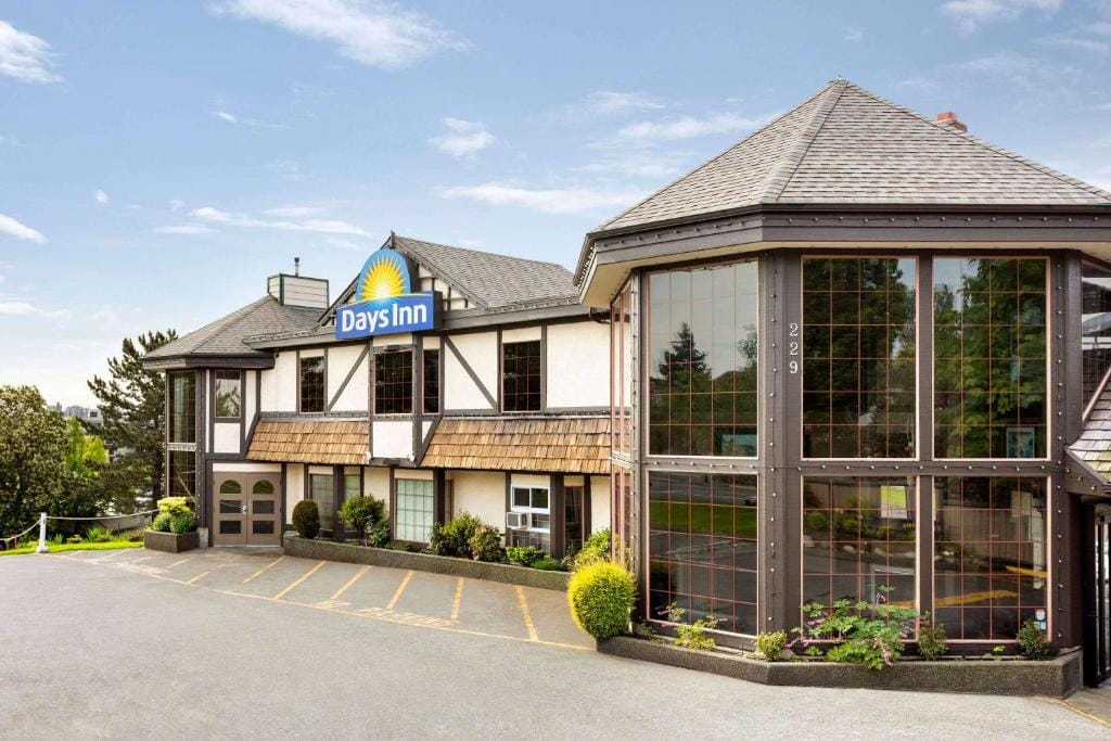 Days Inn by Wyndham Victoria Uptown — 1