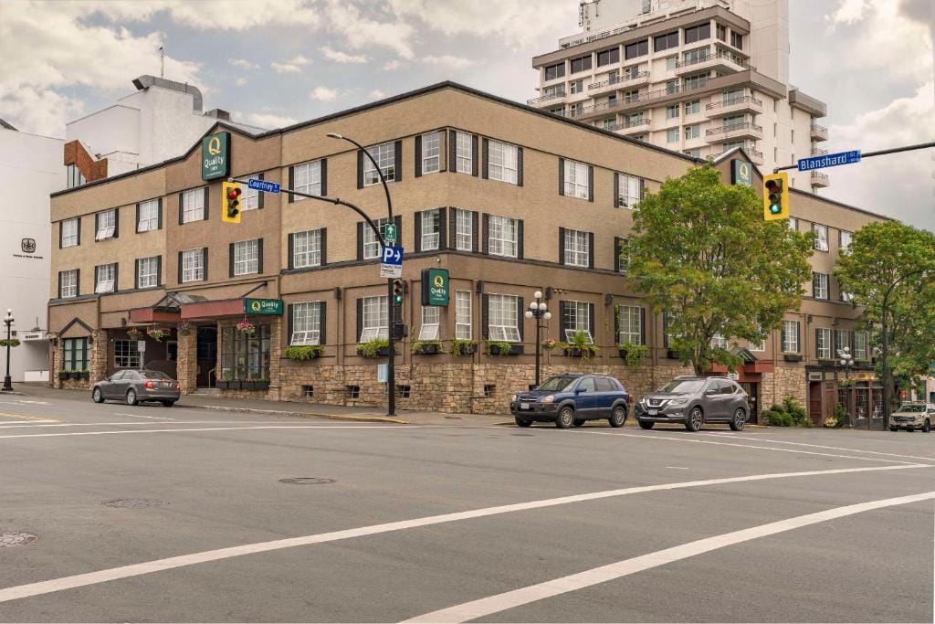 Quality Inn Downtown Inner Harbour — 1