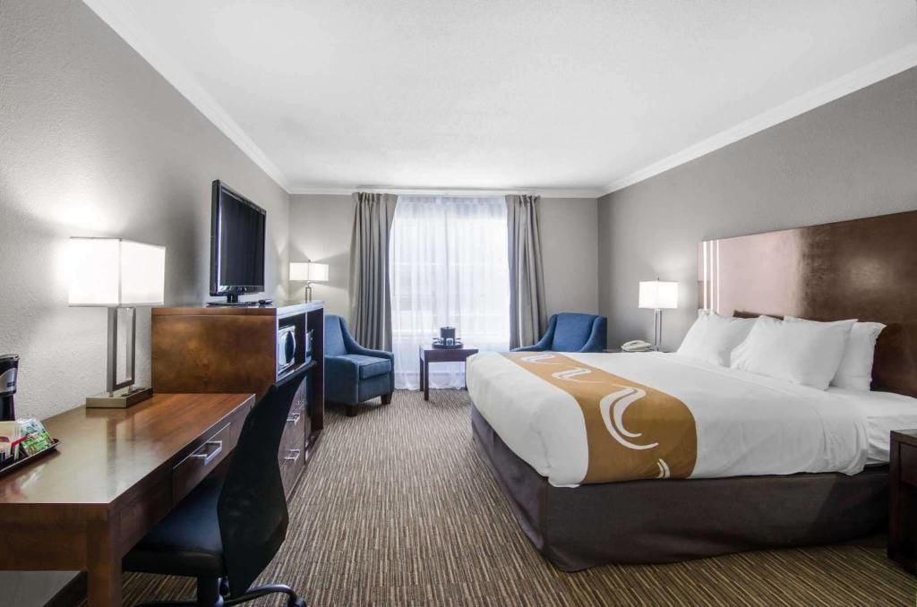 Quality Inn Downtown Inner Harbour — 2