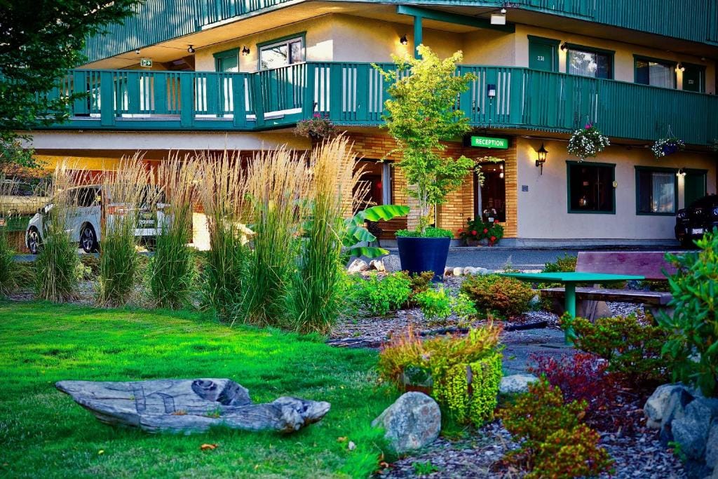 Robin Hood Inn and Suites — 1