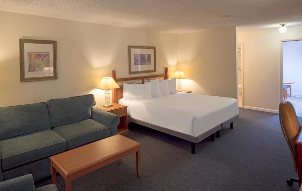 Robin Hood Inn and Suites — 3