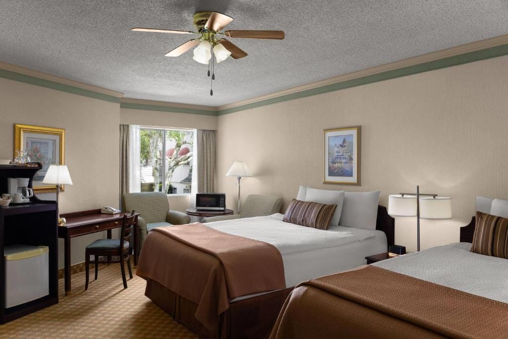 Royal Scot Hotel & Suites, Trademark Collection by Wyndham — 2