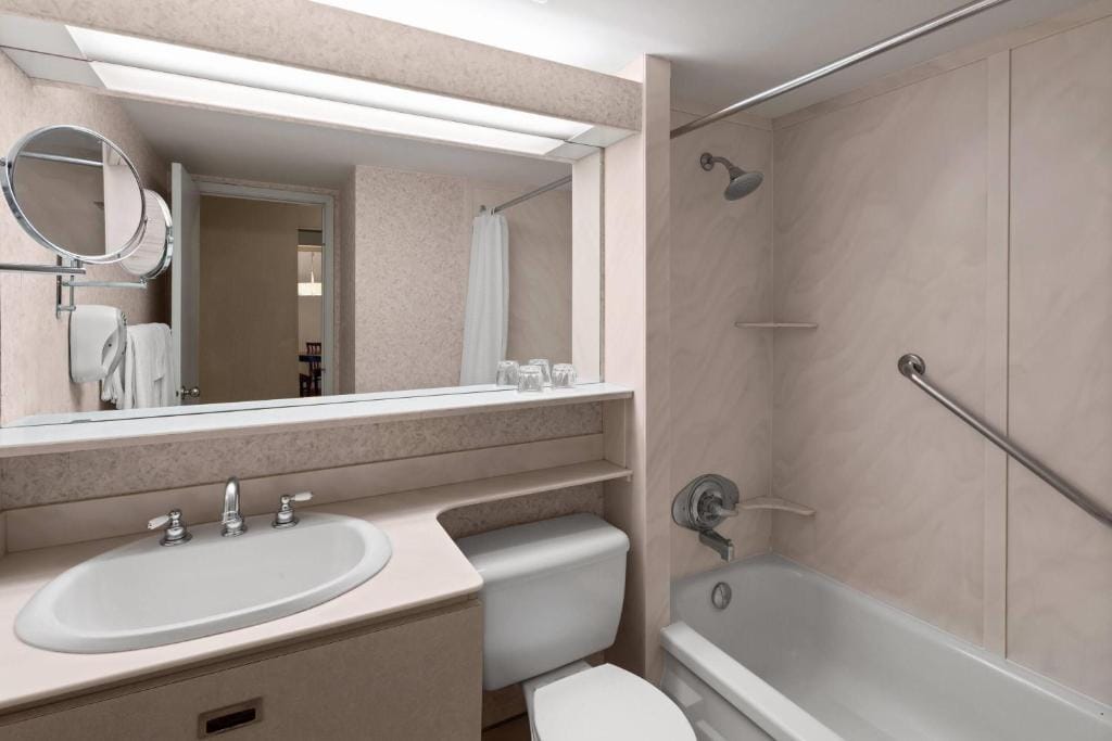 Royal Scot Hotel & Suites, Trademark Collection by Wyndham — 3