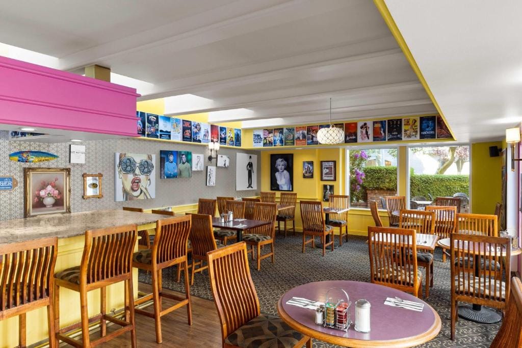 Royal Scot Hotel & Suites, Trademark Collection by Wyndham — 5