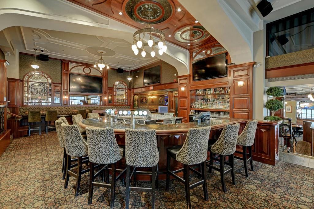 Strathcona Hotel — 4