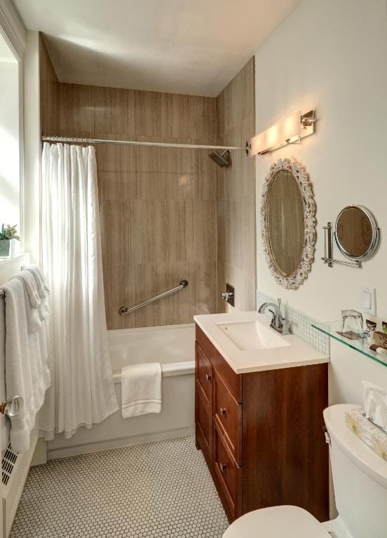 The Inn at the Union Club of British Columbia — 3