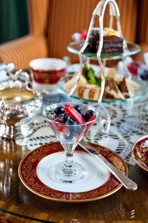 The Inn at the Union Club of British Columbia — 4