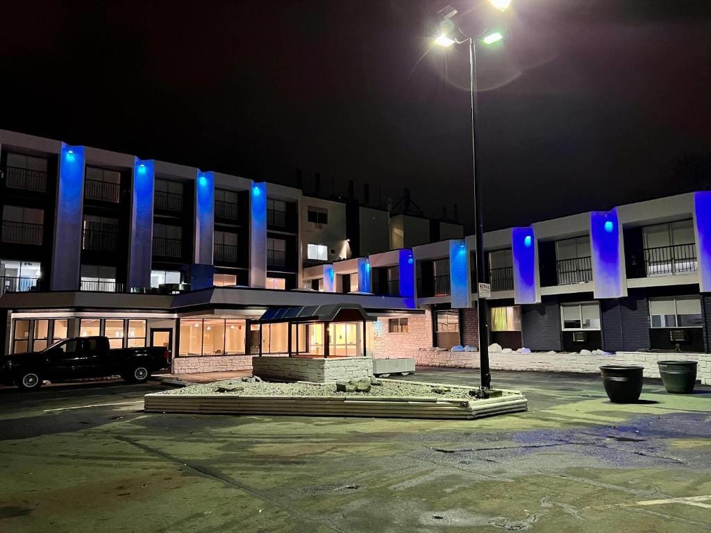 The Vic, an Ascend Collection Hotel — 3
