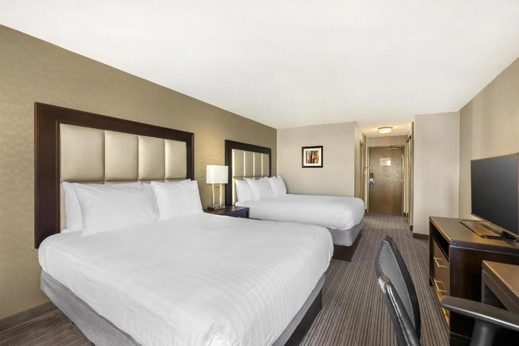 Best Western Plus Waterfront Hotel — 1