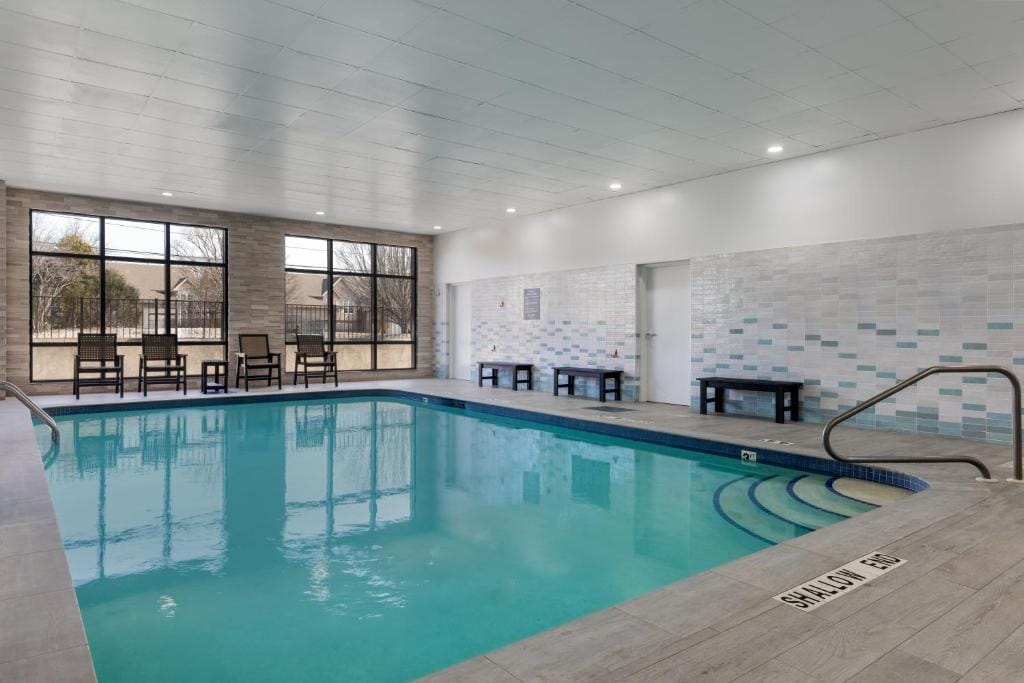 Hampton Inn & Suites by Hilton Windsor — 4