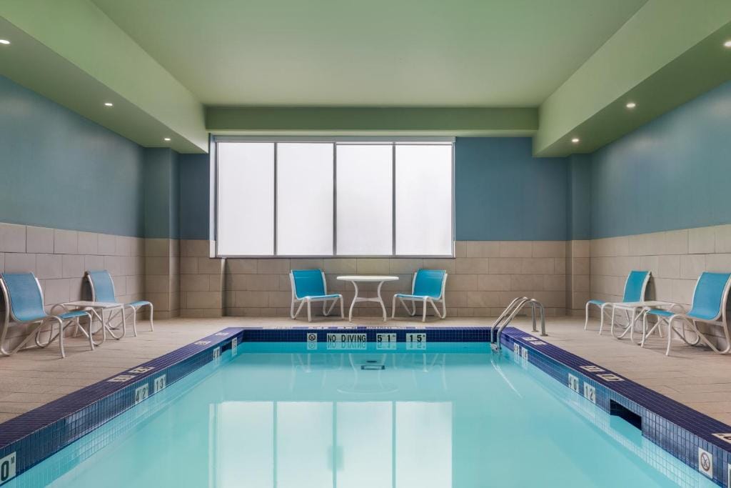 Holiday Inn Express Windsor Waterfront by IHG — 3