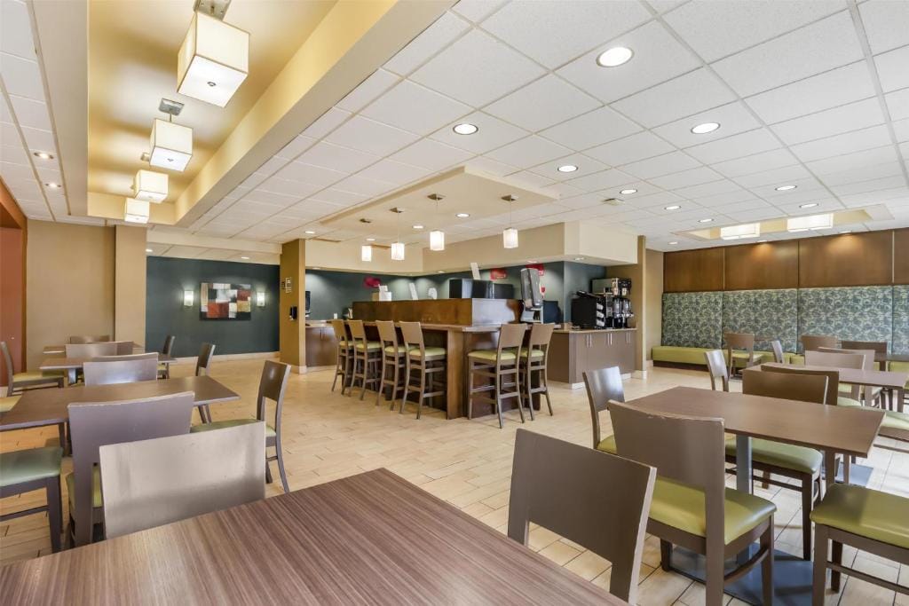 Best Western Plus Winnipeg West — 5