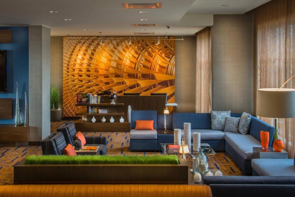 Courtyard by Marriott Winnipeg Airport — 1