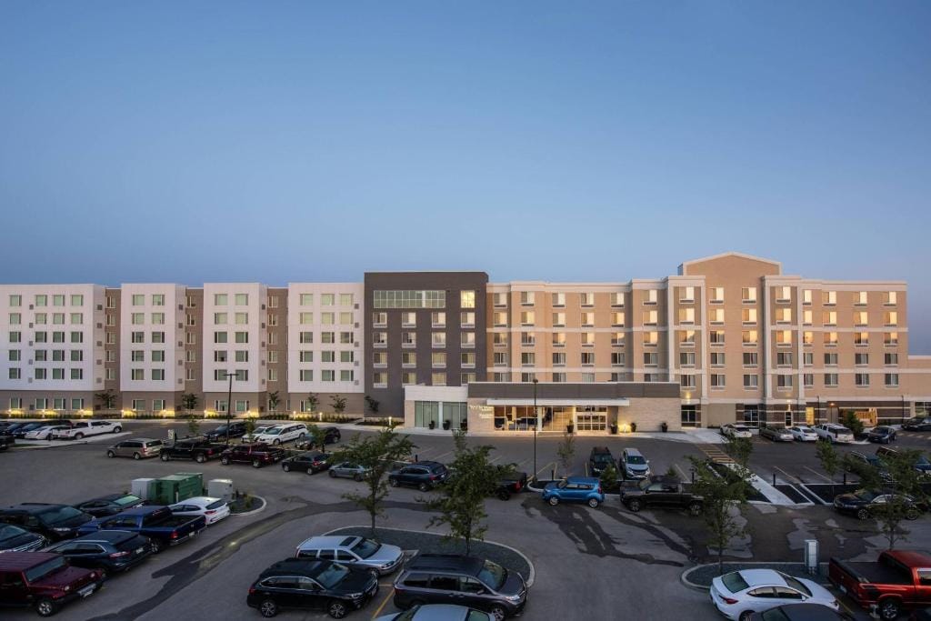 Fairfield Inn & Suites by Marriott Winnipeg — 1