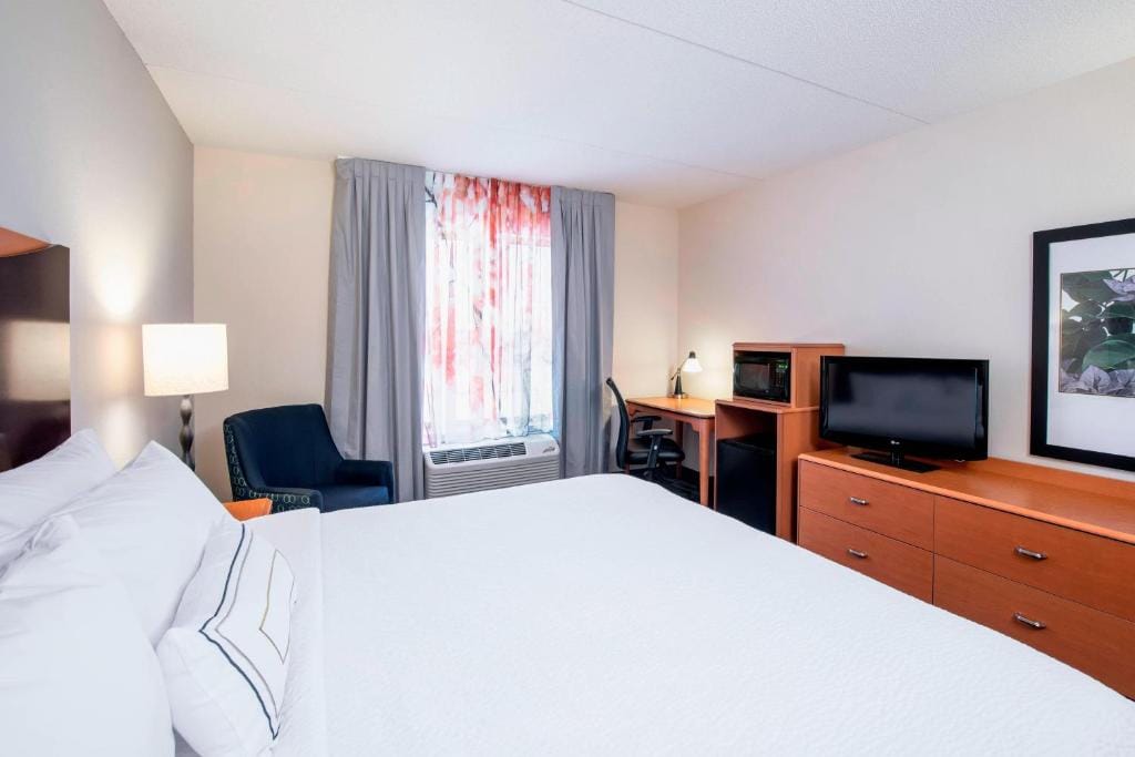 Fairfield Inn & Suites by Marriott Winnipeg — 2