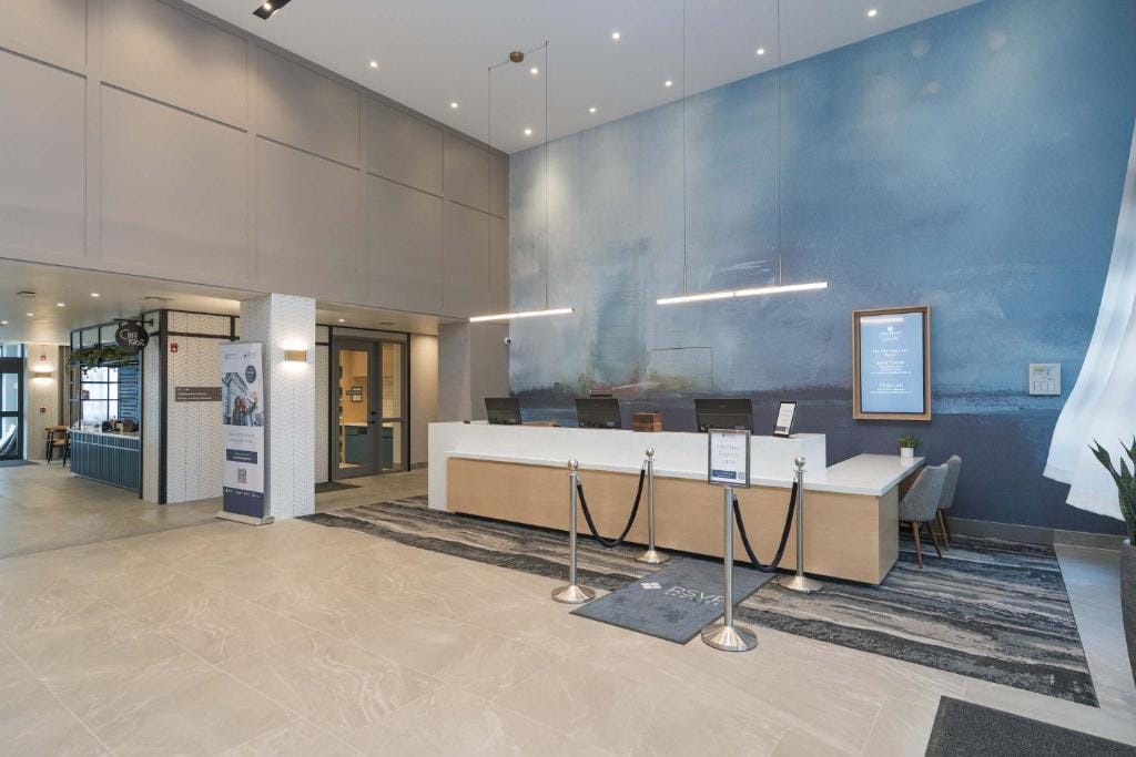 Sandman Signature Winnipeg Airport Hotel & Suites — 4