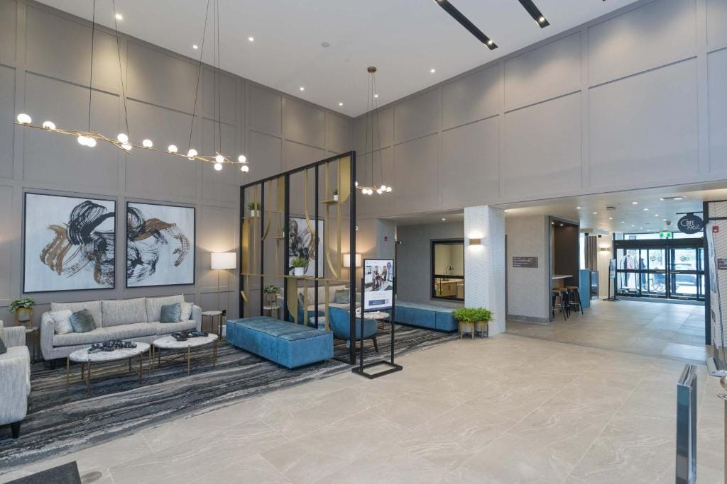 Sandman Signature Winnipeg Airport Hotel & Suites — 5