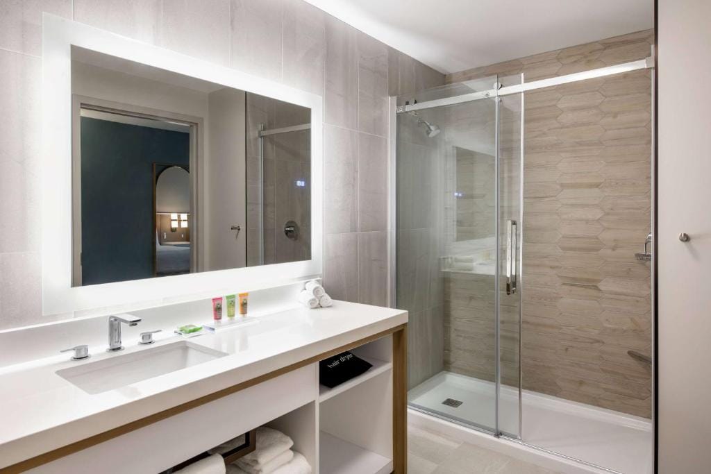 Wyndham Garden Winnipeg Airport — 3